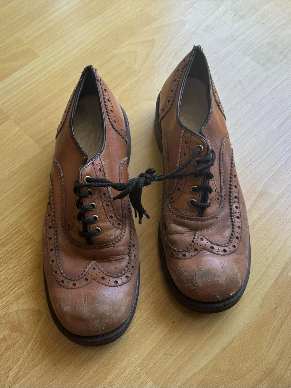 Vintage brown leather brogue wingtip oxfords